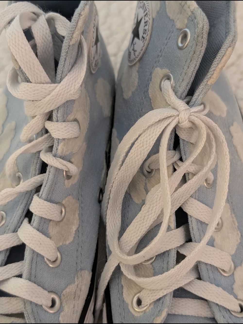 Great Condition: Converse Chuck Taylor All Star Clouds Kids 6